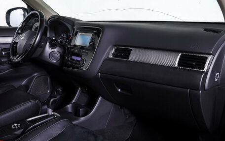 Mitsubishi Outlander III рестайлинг 3, 2015 год, 1 658 000 рублей, 11 фотография
