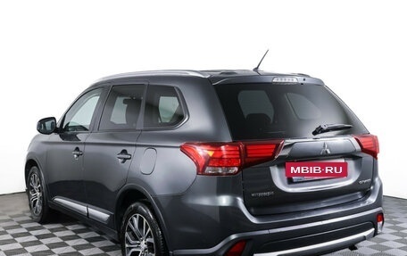 Mitsubishi Outlander III рестайлинг 3, 2015 год, 1 658 000 рублей, 8 фотография