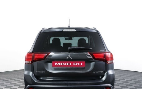 Mitsubishi Outlander III рестайлинг 3, 2015 год, 1 658 000 рублей, 7 фотография