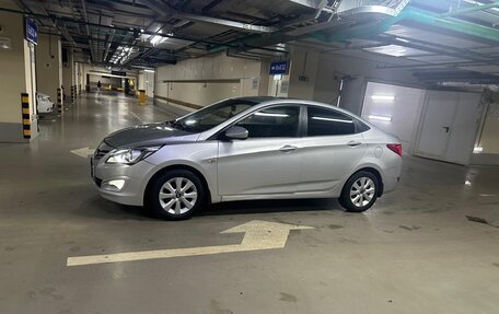 Hyundai Solaris II рестайлинг, 2015 год, 670 000 рублей, 1 фотография