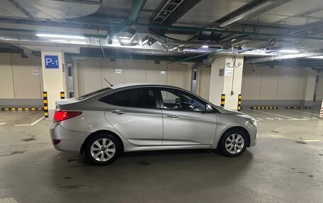 Hyundai Solaris II рестайлинг, 2015 год, 670 000 рублей, 2 фотография