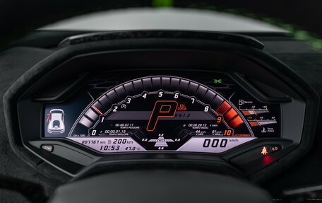 Lamborghini Huracán, 2018 год, 23 990 000 рублей, 14 фотография