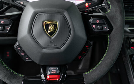 Lamborghini Huracán, 2018 год, 23 990 000 рублей, 15 фотография