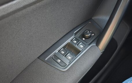 Volkswagen Tiguan II, 2018 год, 1 649 000 рублей, 6 фотография