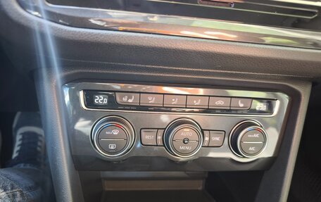 Volkswagen Tiguan II, 2018 год, 1 649 000 рублей, 8 фотография