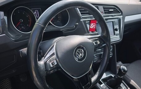 Volkswagen Tiguan II, 2018 год, 1 649 000 рублей, 10 фотография