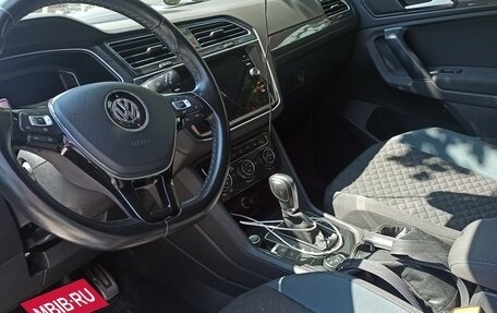 Volkswagen Tiguan II, 2019 год, 2 800 000 рублей, 3 фотография