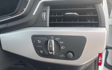 Audi A4, 2018 год, 1 512 000 рублей, 11 фотография