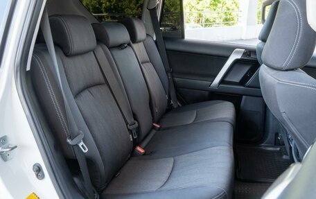 Toyota Land Cruiser Prado 150 рестайлинг 2, 2015 год, 3 769 000 рублей, 7 фотография