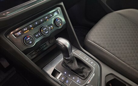Volkswagen Tiguan II, 2018 год, 2 249 000 рублей, 16 фотография