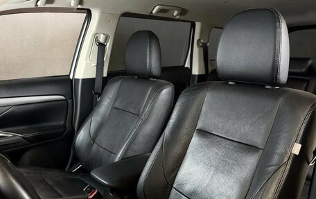 Mitsubishi Outlander III рестайлинг 3, 2012 год, 1 400 000 рублей, 14 фотография