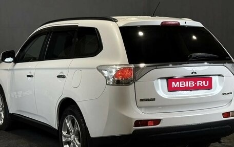 Mitsubishi Outlander III рестайлинг 3, 2012 год, 1 400 000 рублей, 7 фотография