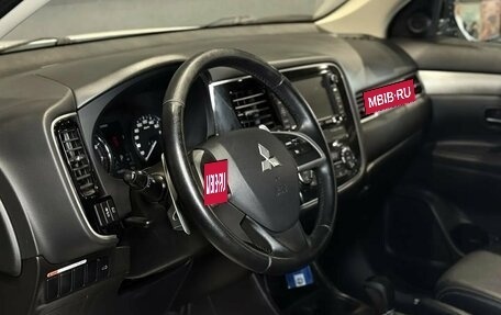 Mitsubishi Outlander III рестайлинг 3, 2012 год, 1 400 000 рублей, 10 фотография