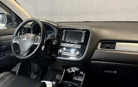 Mitsubishi Outlander III рестайлинг 3, 2012 год, 1 400 000 рублей, 16 фотография