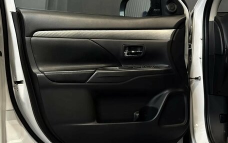 Mitsubishi Outlander III рестайлинг 3, 2012 год, 1 400 000 рублей, 19 фотография