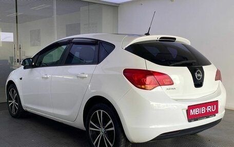 Opel Astra J, 2011 год, 710 000 рублей, 8 фотография
