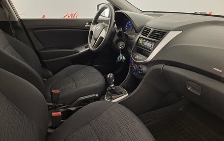 Hyundai Solaris II рестайлинг, 2015 год, 890 000 рублей, 12 фотография