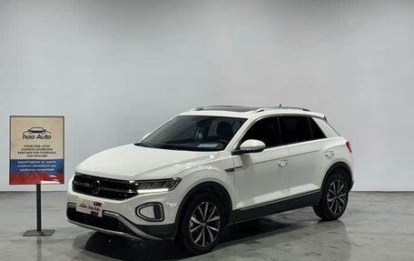 Volkswagen T-Roc I, 2023 год, 1 755 000 рублей, 1 фотография