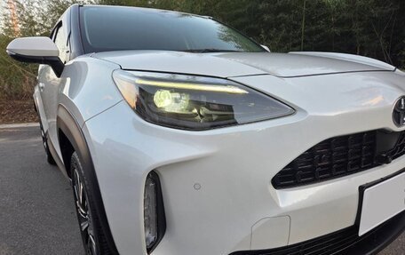 Toyota Yaris Cross, 2023 год, 1 417 000 рублей, 2 фотография