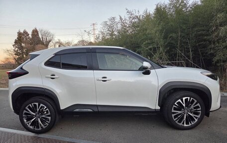 Toyota Yaris Cross, 2023 год, 1 417 000 рублей, 3 фотография