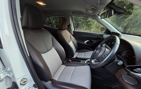 Toyota Yaris Cross, 2023 год, 1 417 000 рублей, 9 фотография