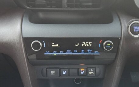 Toyota Yaris Cross, 2023 год, 1 417 000 рублей, 17 фотография
