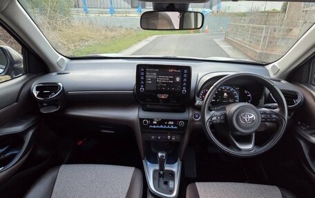 Toyota Yaris Cross, 2023 год, 1 417 000 рублей, 21 фотография