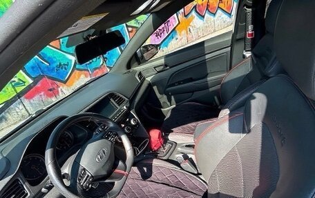 Hyundai Elantra VI рестайлинг, 2019 год, 1 690 000 рублей, 8 фотография