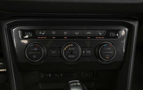 Volkswagen Tiguan II, 2017 год, 1 948 000 рублей, 13 фотография