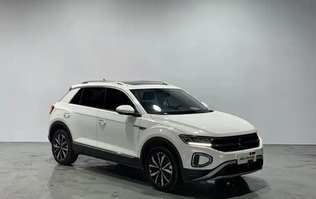 Volkswagen T-Roc I, 2023 год, 1 755 000 рублей, 3 фотография