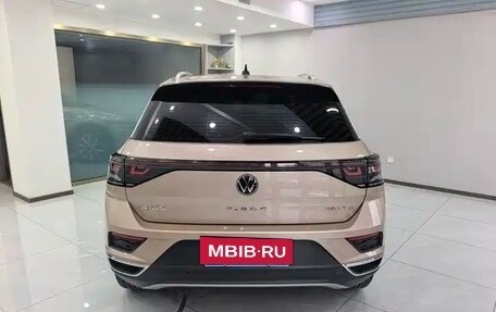 Volkswagen T-Roc I, 2023 год, 2 075 000 рублей, 6 фотография