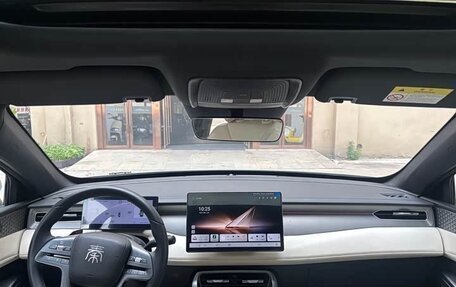 BYD Qin, 2025 год, 1 510 000 рублей, 11 фотография