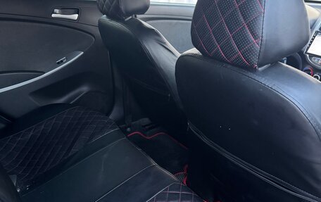 Hyundai Solaris II рестайлинг, 2013 год, 800 000 рублей, 6 фотография