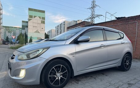 Hyundai Solaris II рестайлинг, 2013 год, 800 000 рублей, 9 фотография