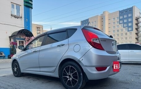 Hyundai Solaris II рестайлинг, 2013 год, 800 000 рублей, 10 фотография