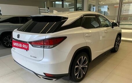 Lexus RX IV рестайлинг, 2020 год, 5 500 000 рублей, 4 фотография