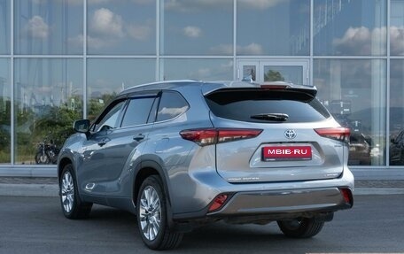 Toyota Highlander, 2022 год, 6 399 000 рублей, 2 фотография