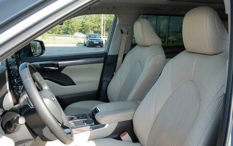 Toyota Highlander, 2022 год, 6 399 000 рублей, 16 фотография