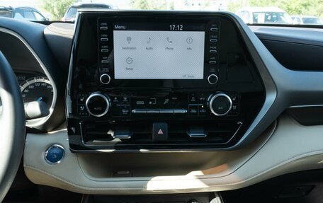 Toyota Highlander, 2022 год, 6 399 000 рублей, 23 фотография