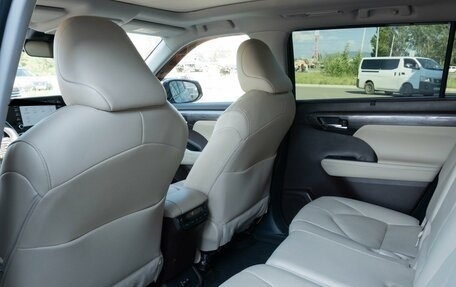 Toyota Highlander, 2022 год, 6 399 000 рублей, 17 фотография