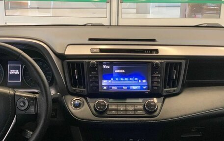 Toyota RAV4, 2018 год, 2 200 000 рублей, 12 фотография