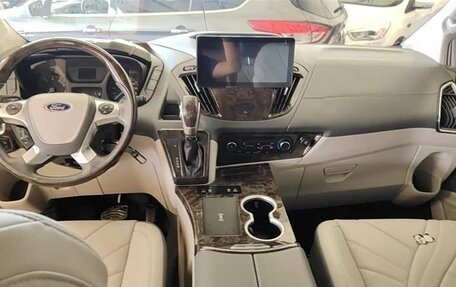 Ford Tourneo Custom I рестайлинг, 2023 год, 4 050 000 рублей, 5 фотография
