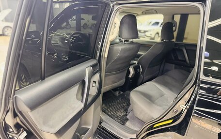 Toyota Land Cruiser Prado 150 рестайлинг 2, 2011 год, 2 490 000 рублей, 11 фотография