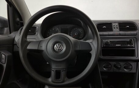 Volkswagen Polo VI (EU Market), 2015 год, 600 000 рублей, 14 фотография