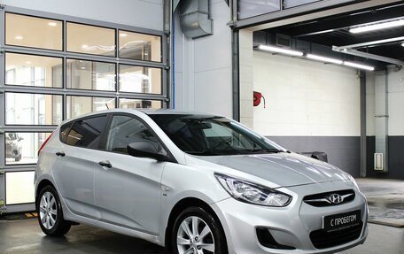 Hyundai Solaris II рестайлинг, 2012 год, 500 000 рублей, 3 фотография