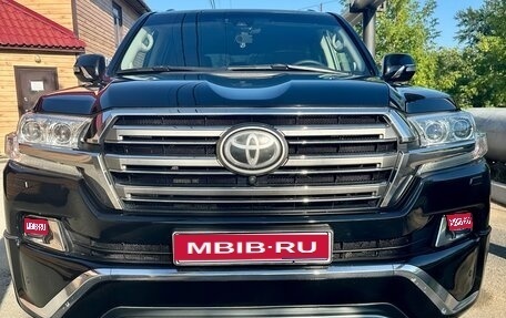 Toyota Land Cruiser 200, 2015 год, 6 200 000 рублей, 1 фотография