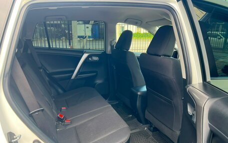 Toyota RAV4, 2015 год, 2 229 000 рублей, 13 фотография