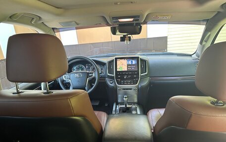 Toyota Land Cruiser 200, 2015 год, 6 200 000 рублей, 18 фотография