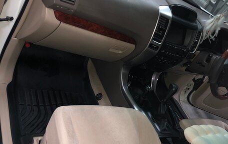 Toyota Land Cruiser Prado 120 рестайлинг, 2005 год, 2 080 000 рублей, 15 фотография