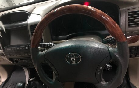 Toyota Land Cruiser Prado 120 рестайлинг, 2005 год, 2 080 000 рублей, 5 фотография